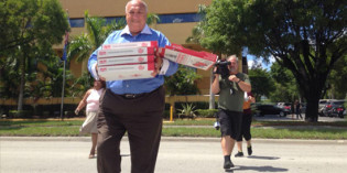 PBA Prez Buys Pizzas for Protestors